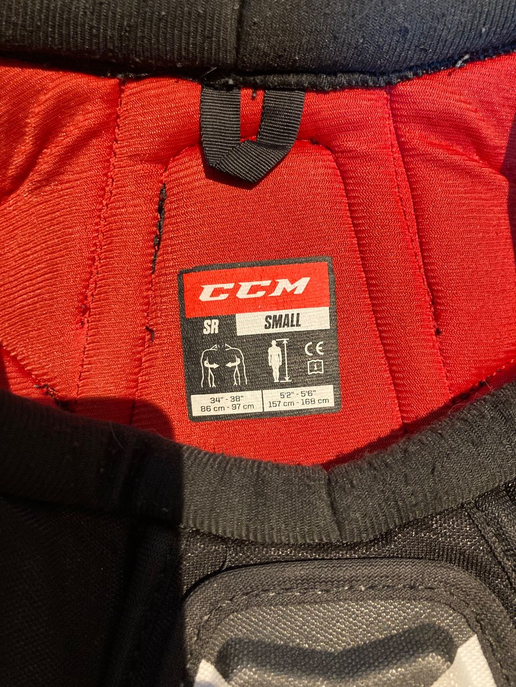 Ccm Protections: CCM Schulterschutz – D'occasion à Ringgenberg BE par Beatenberg1 2