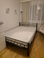 Bett aus Metall ohne Matraze