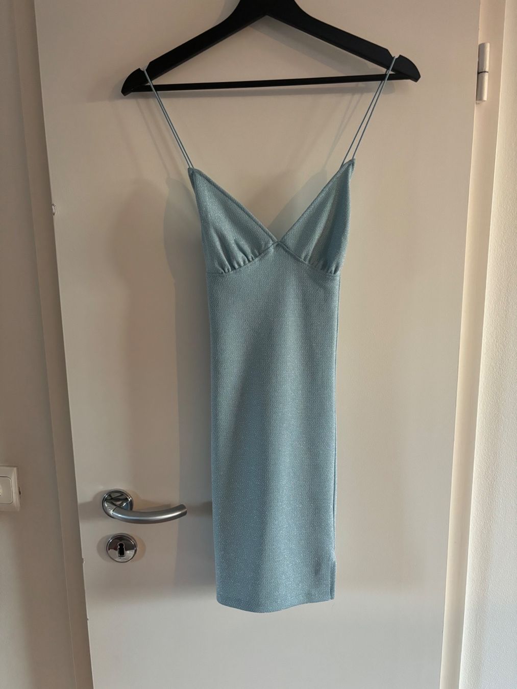 H&M Kleider: Beautiful shiny blue dress – Neu (gemäss Beschreibung) aus Genève von Bella_909