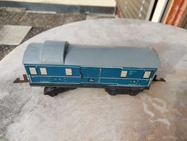 Spielzeugeisenbahnwagen aus blech