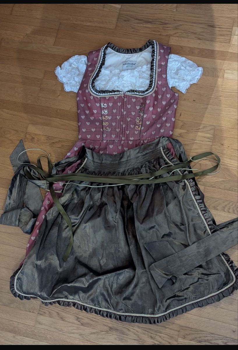 Krüger Kleider: Dirndl von Krüger – Gebraucht aus Oberuzwil von Schuhe140 1