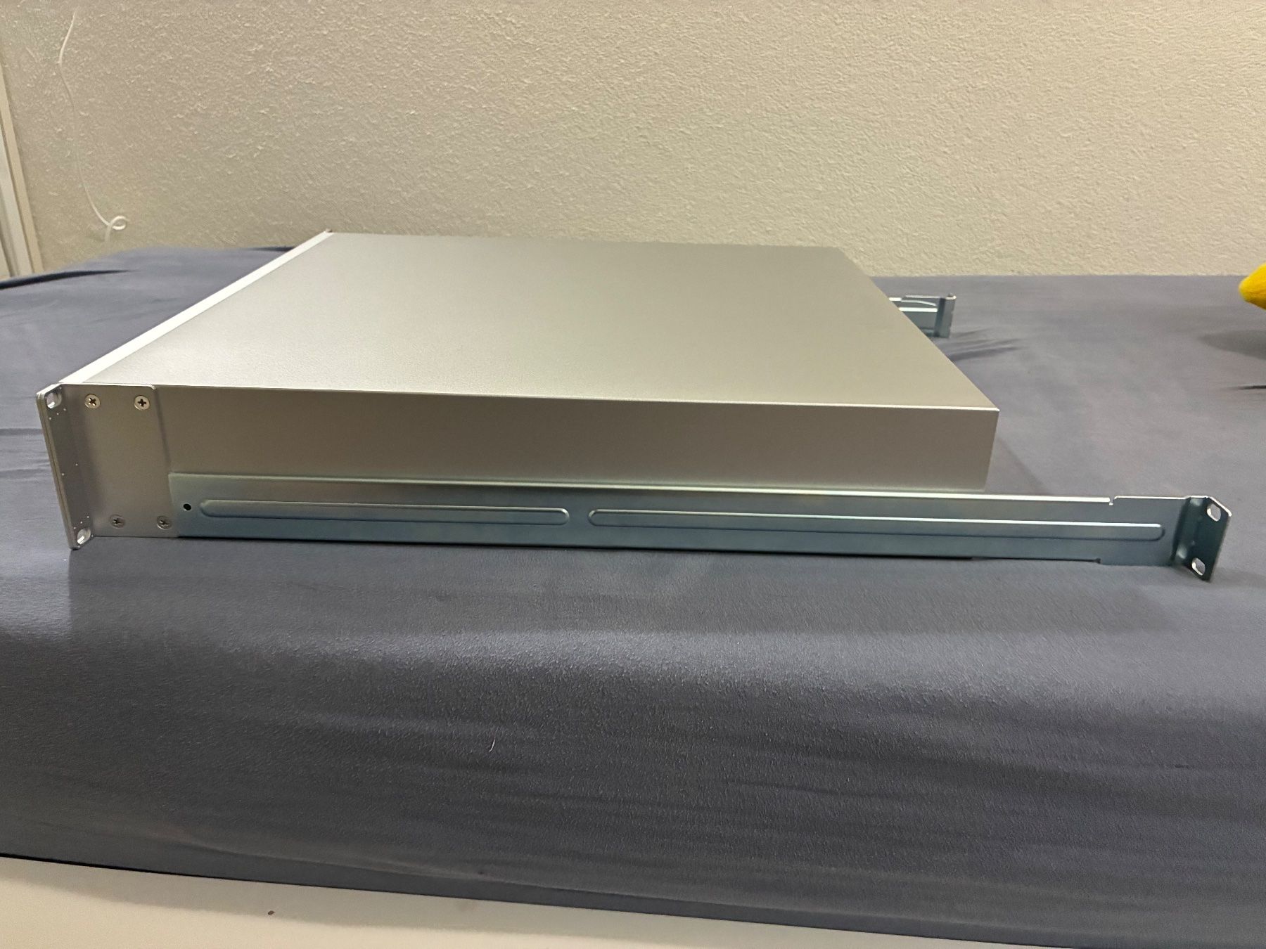 Ubiquiti Server: Ubiquiti Unas Pro 8, inkl. 2x SSD Tray – Nuovo (secondo la descrizione) da Ostermundigen venduto da Pady79 2