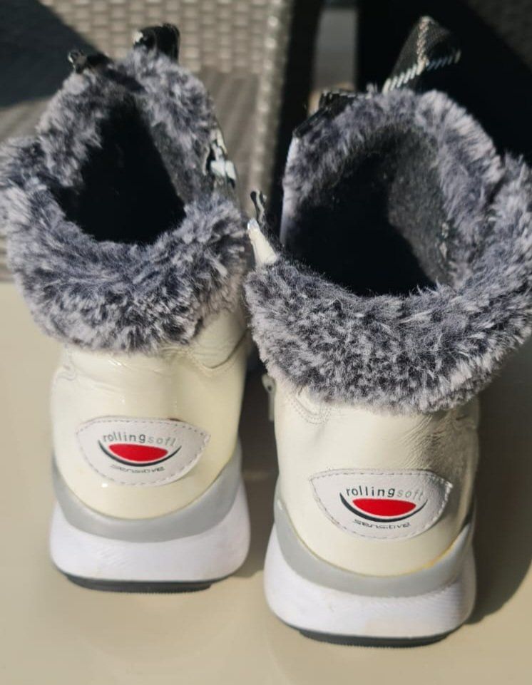 Damenschuhe: Warme Damen Winterschuhe Grösse 38 – Gebraucht aus kloten von Docsgirl 5