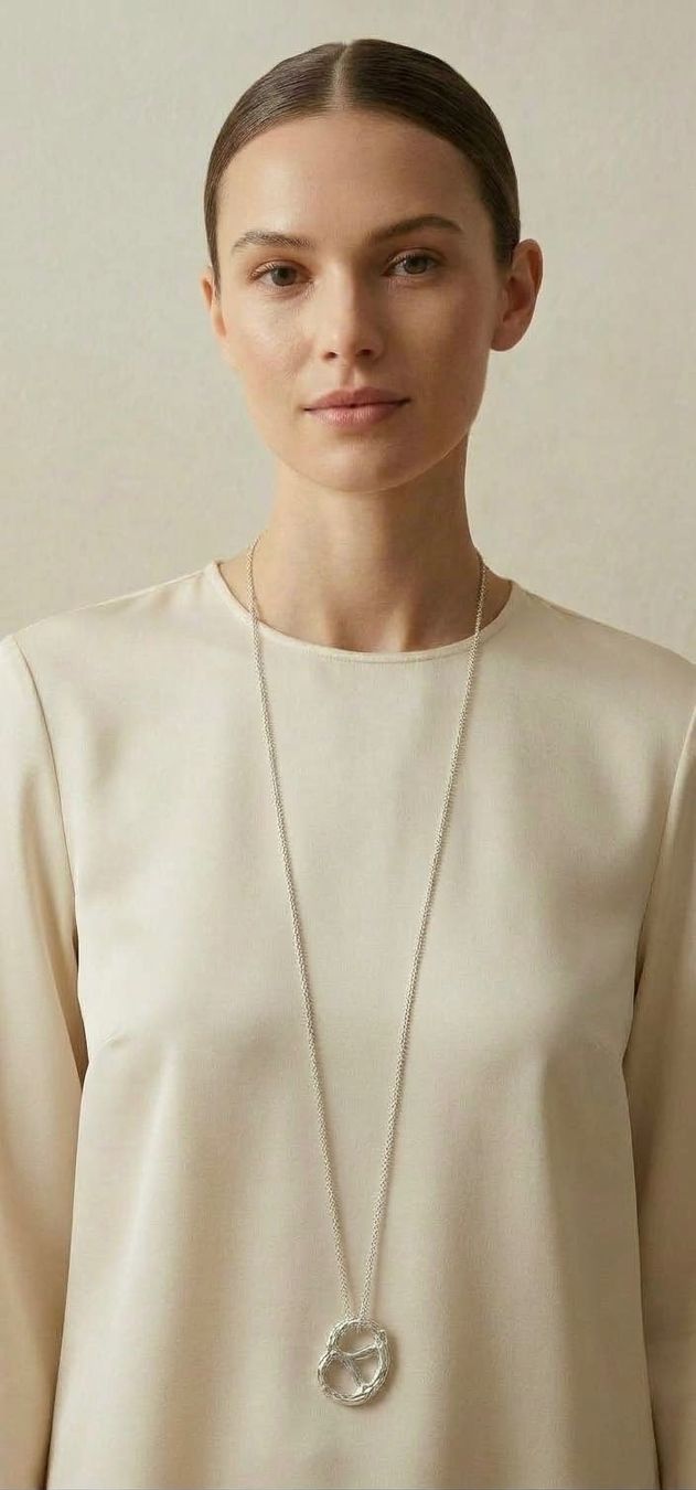 Catenine: Collier Tory Burch argenté pendentif – Nuovo e nell'imballaggio originale da Echichens venduto da unideks 1