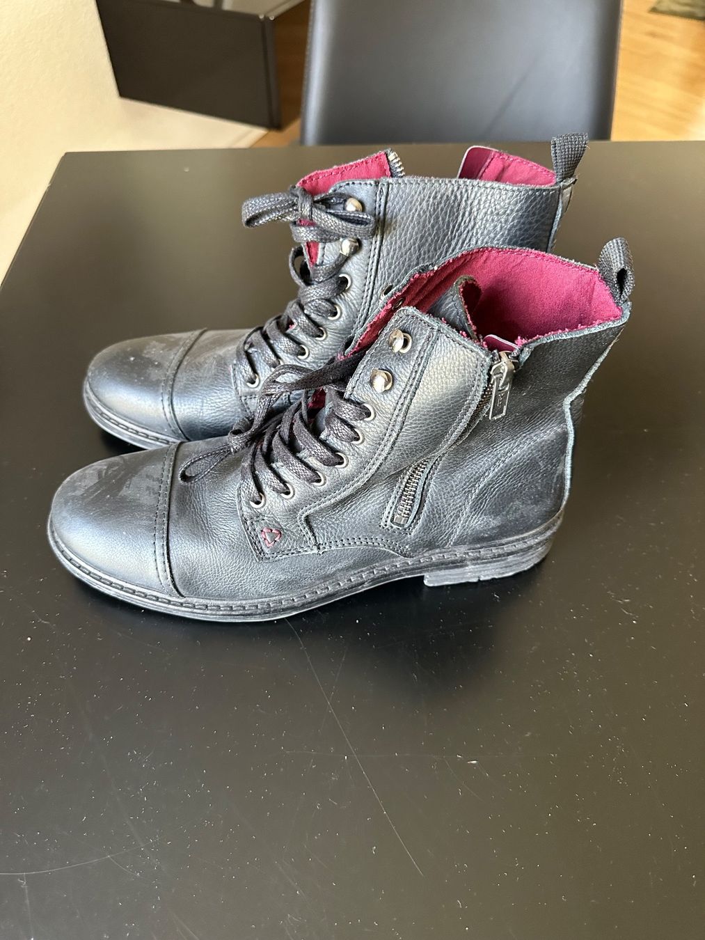 Guess Scarpe da uomo: Chaussures Guess cuir 43 – Usato da Matran venduto da Miraleo