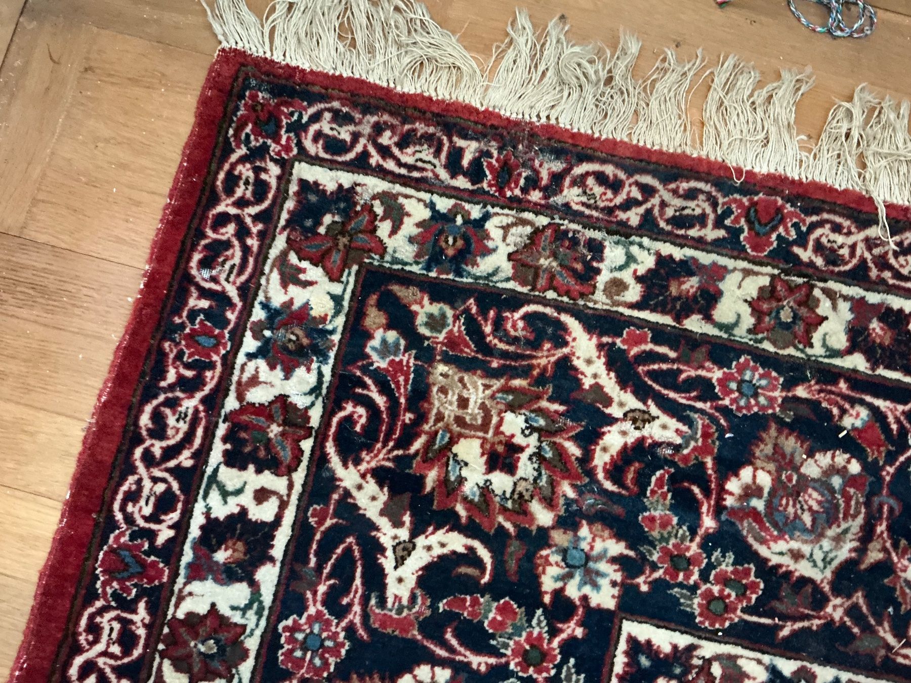 Tapis: Orientteppich mit Blumenmuster rot blau gebraucht – D'occasion à Birsfelden par Sira1961 1