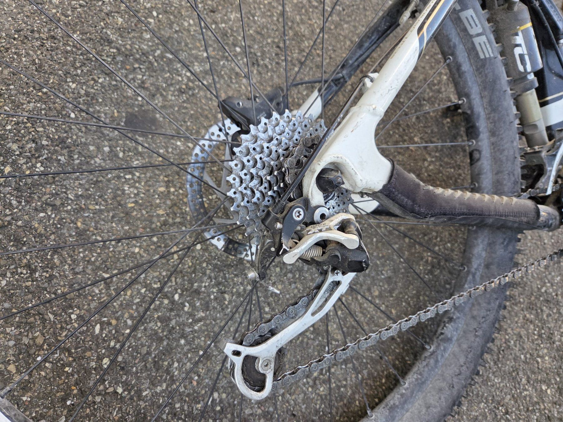 Scott Velos: Mountainbike Scott Genius schwarz – Defekt aus Zürich von luc_5nvt 1