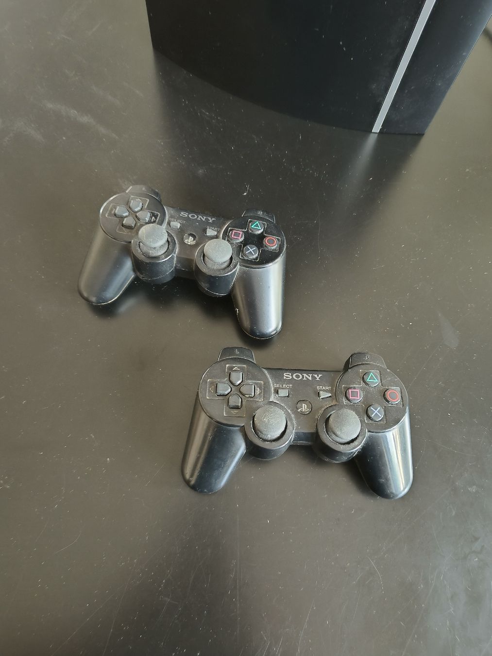 Sony Konsolen: Playstation 3 (PS3) + 2 Controller + 7 Spiele + Kabel – Gebraucht aus Zürich von Anni_Z 2