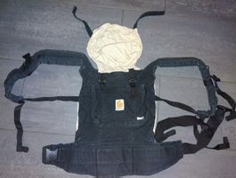 Ergobaby Babytrage dunkelblau mit Babyeinsatz