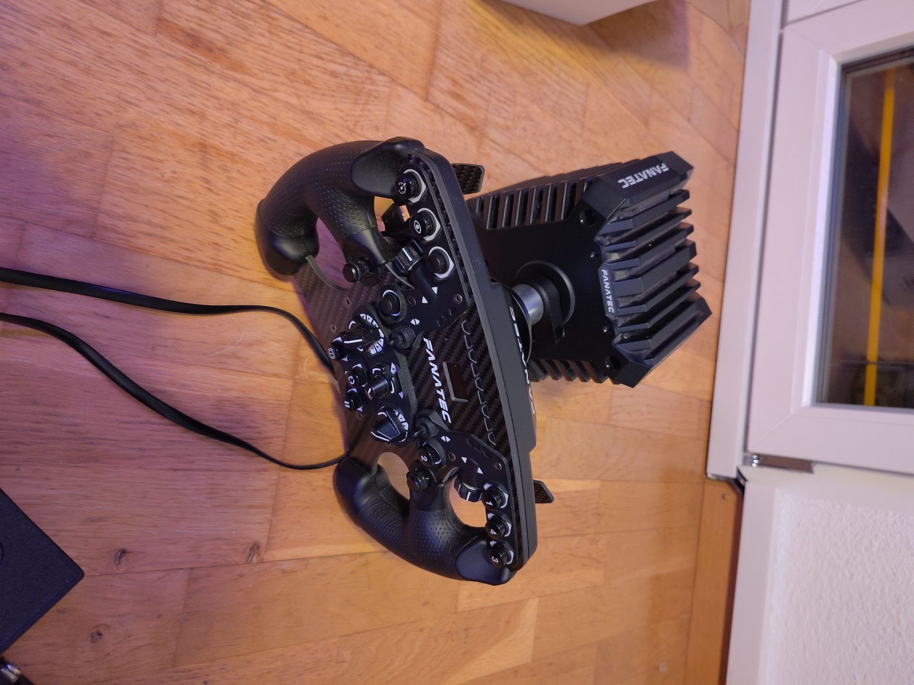 Fanatec Controller: Fanatec SimRacing Lenkrad (8Nm) und Pedale – Usato da Grabs venduto da fordmustangel 1