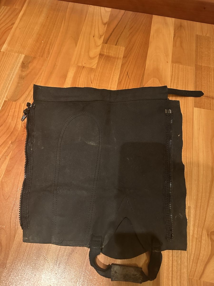 Gamaschen & Bandagen: Reitchaps aus Leder – Gebraucht aus Naefels von Renault01 1