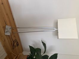 Stehlampe dimmbar