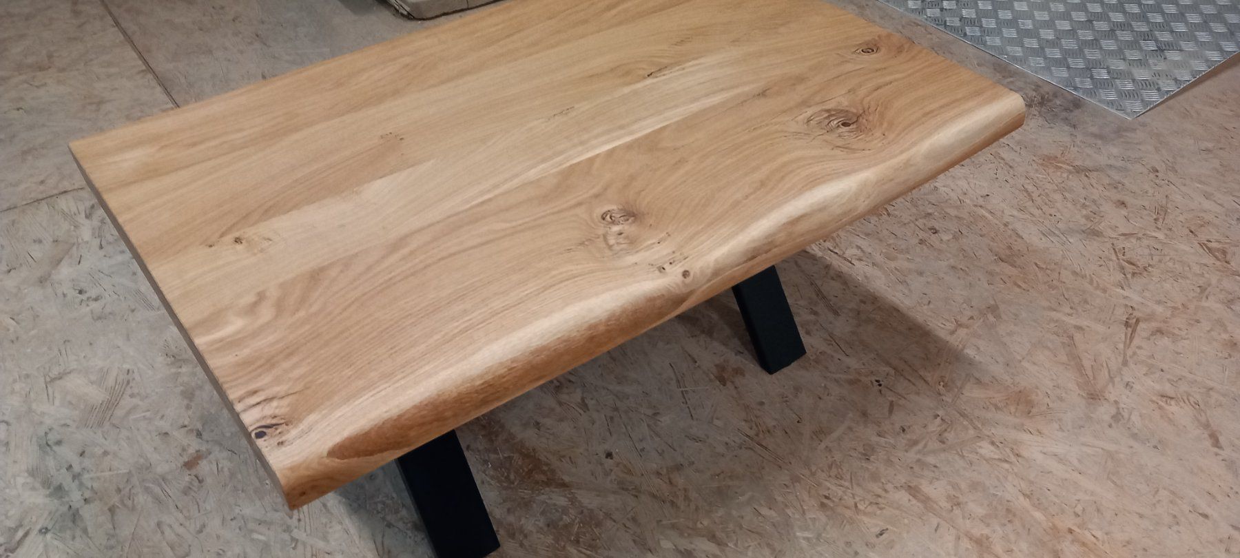 Tavoli: Salontisch aus Schweizer Eichenholz massiv – Nuovo (secondo la descrizione) da Altishofen venduto da Rossi464 1