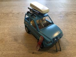 Playmobil Auto mit Skiausrüstung