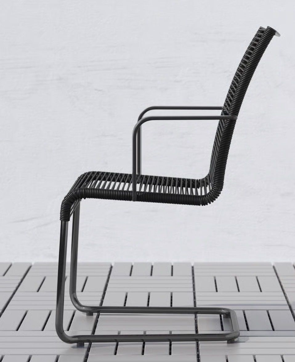 Ikea Stühle: Outdoor Chairs Black  – Gebraucht aus Commugny von hul_z5tq 1