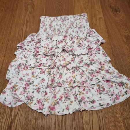 Süsses Sommerkleid Blumenmuster Grösse S-M leicht.