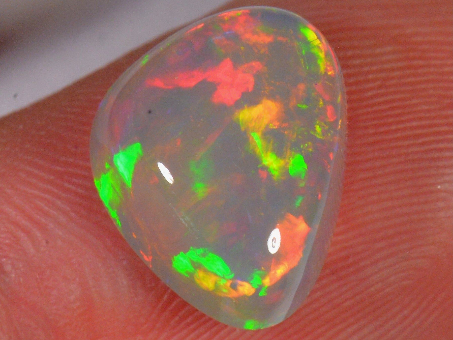 Edelsteine: 4.5 Karat - Brillianter Äthiopischer Welo Opal – Neu (gemäss Beschreibung) aus Rüti ZH von DeinOpal 4