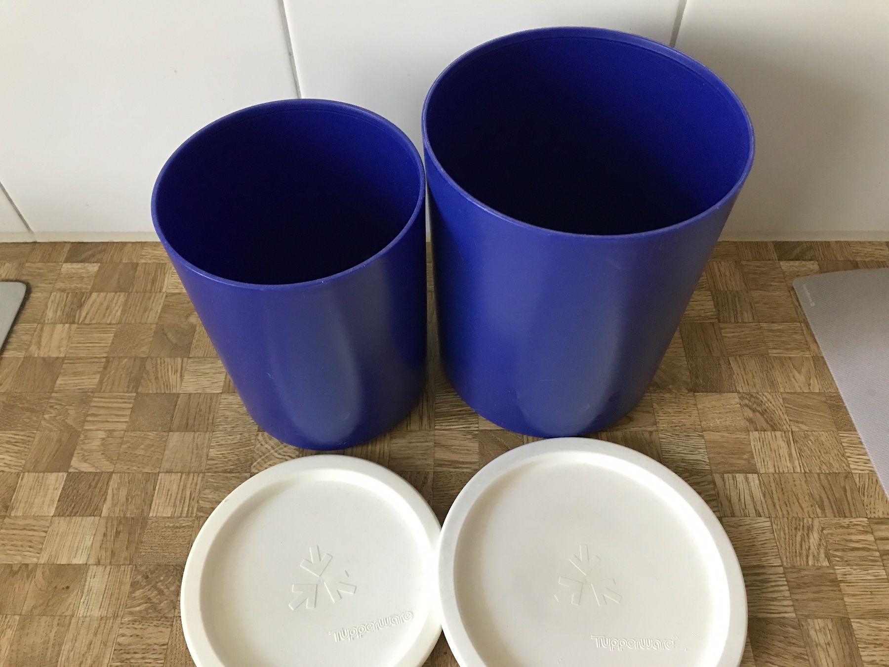 Tupperware Behälter & Ähnliches: Tupperware.  2 Dosen mit Deckel – Gebraucht aus Birmensdorf ZH von Hilhan 1