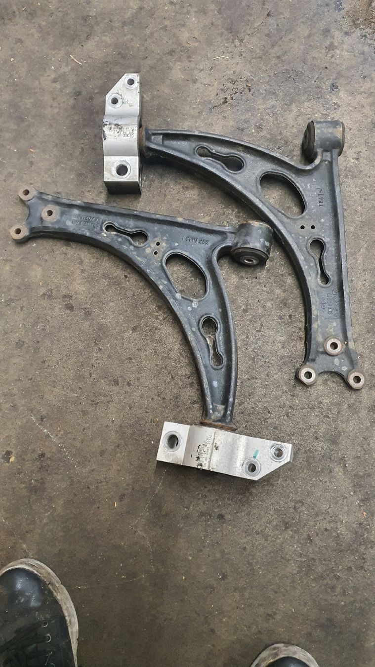 Volkswagen Tutti pezzi di ricambio auto: Qwerlenker vw.audi.skoda.seat – Usato da Wil SG venduto da RR.25
