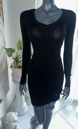 GUESS STRICKKLEID GR. M 