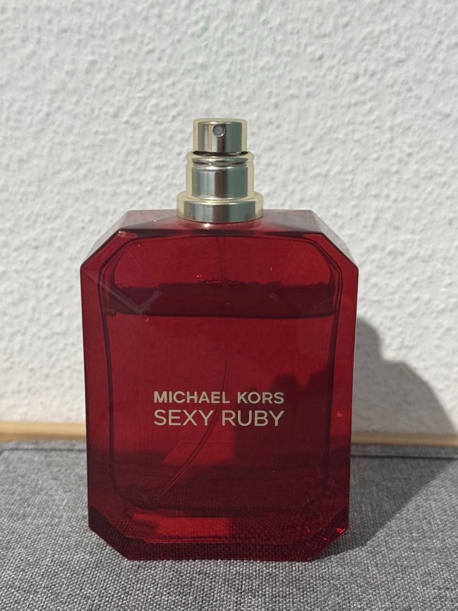Michael Kors Parfums & Eau de Toilette: Michael Kors Sexy Ruby edp 100ml – D'occasion à Genève par ribes_rubrum