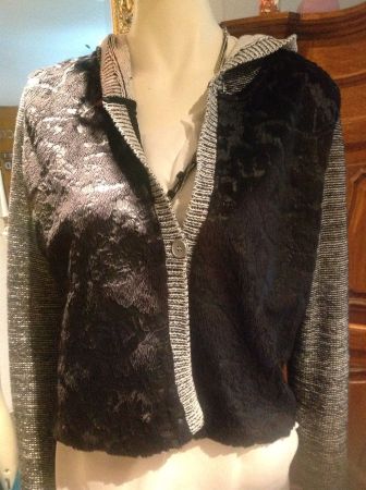 Moderne Jacke mit Pelzeinsatz, Neu,