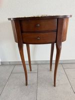 Antikes Nähtischchen / Beistelltisch Nussbaum 