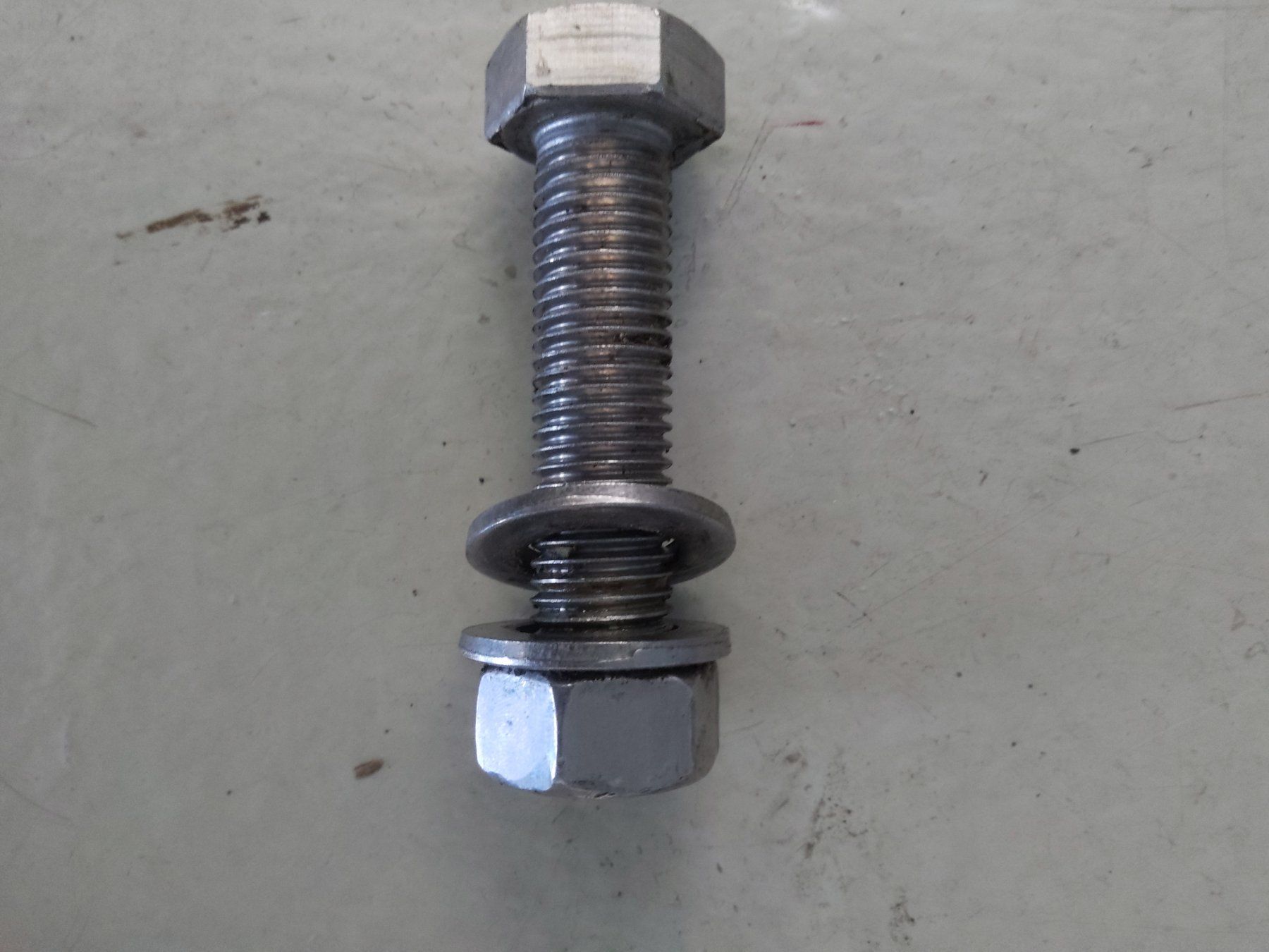 Tutti gli attrezzi: Schrauben mit Muttern M16x70mm Inox – Usato da Niederglatt ZH venduto da juchitan
