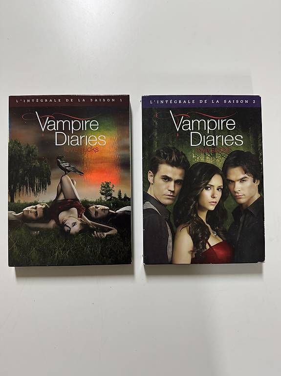 Tutti i DVDs: DVD Vampire Diaries Saisons 1 et 2 – Usato da Collombey venduto da egid