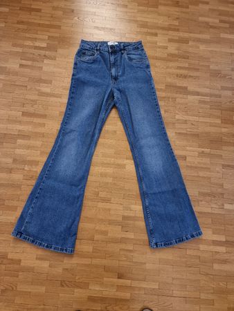 Jeans femme T 36 neuf Mom évasé neuf