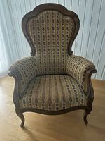 Ohrensessel im Louis-Philippe-Stil