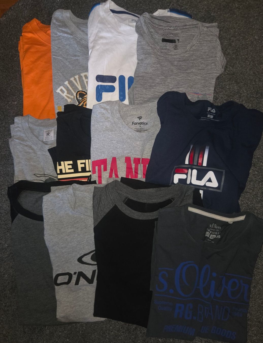 Lots de vêtements: Kleiderpaket Gr.M – D'occasion à Ersigen par steven0110