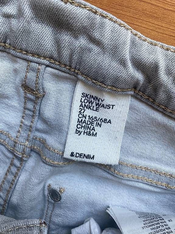 H&M Jeans: Hellgraue Jeans – D'occasion à Aarau par lacrimara 1