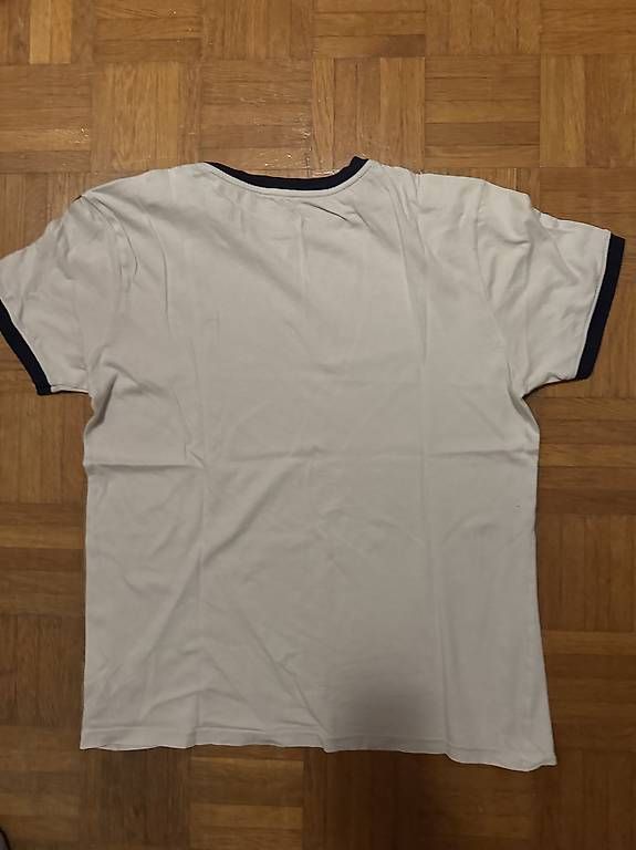 T-shirt: T-shirt Tommy Hilfiger – Usato da Morges venduto da bir_9rsr 2