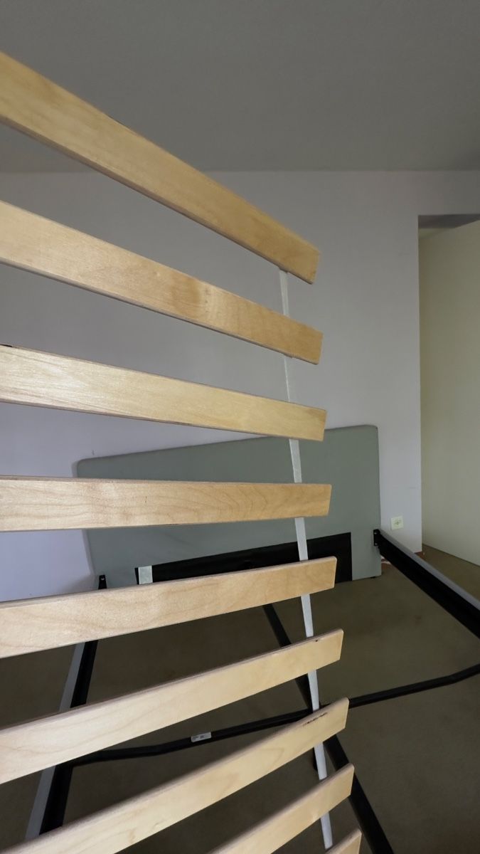 Betten: Bed frame with headboard, light grey, used – Gebraucht aus Uetikon am See von jur_lqy9 2