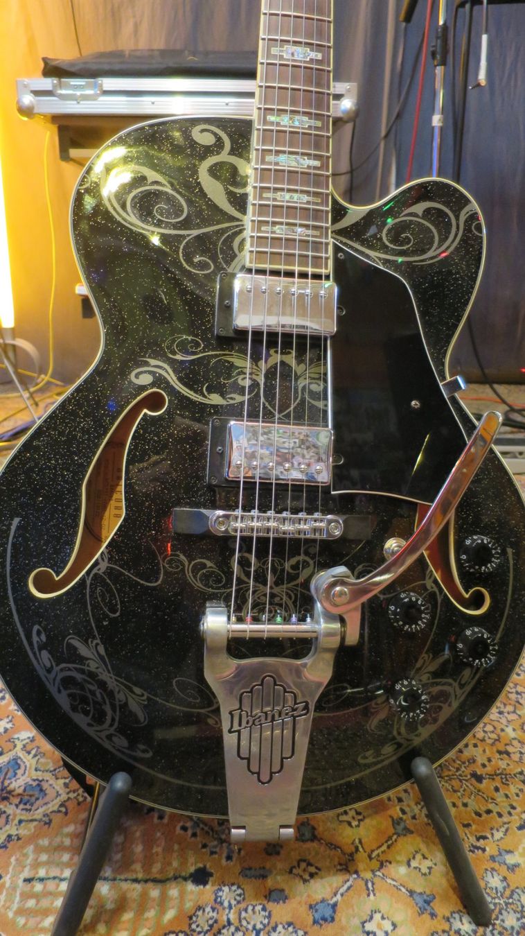 Instruments de musique: Ibanez Artcore E-Gitarre – D'occasion à Zürich par tomarowean 2