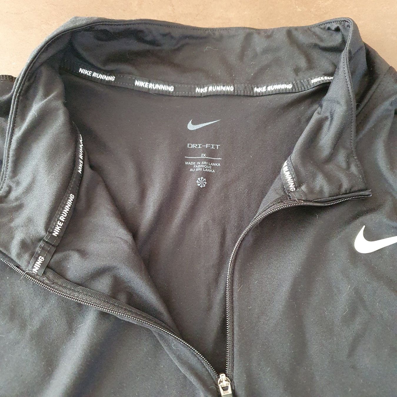 Lotti di vestiti: Sportkleider-Paket – Usato da Bilten venduto da pelanov 8
