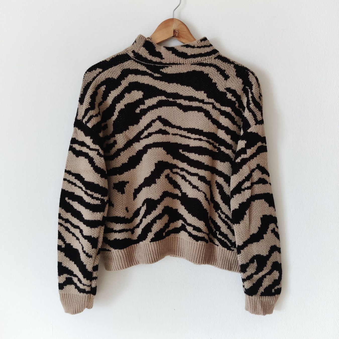 Maglioni & Felpe: Herziges Zebra Strick Shirt Pulli Pullover oversized Gr.S – Usato da Winterthur venduto da Lotusherz