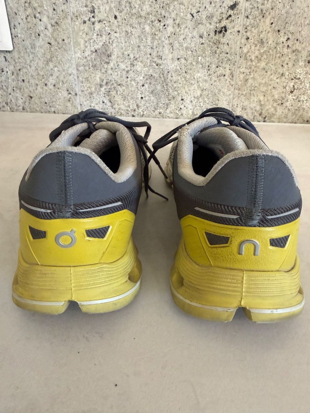 On Scarpe da uomo: On Schuhe Grösse 42 – Usato da Geroldswil venduto da Jeremy11 2