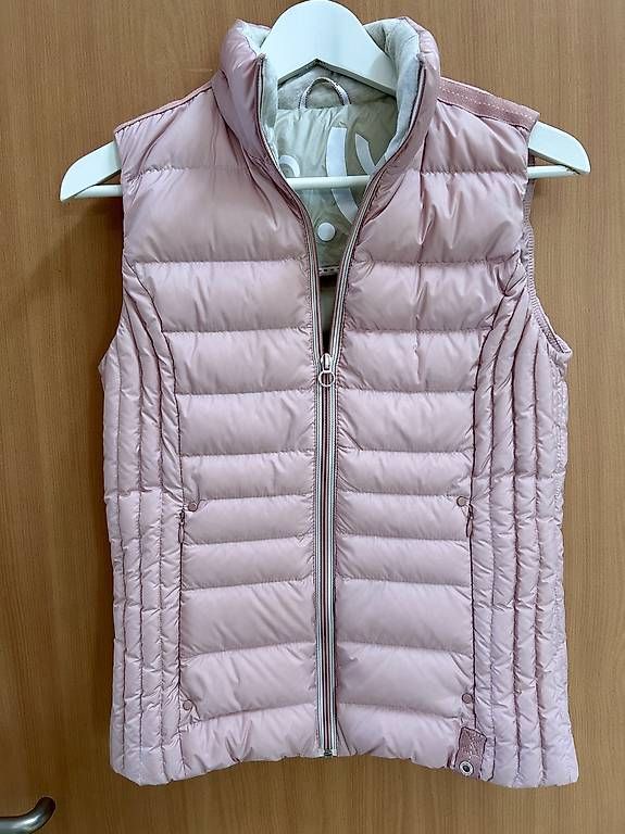 Gilets & Westen: Rosa Daunengilet s.Oliver Grösse 34 – Gebraucht aus Weinfelden von tan_xn5p