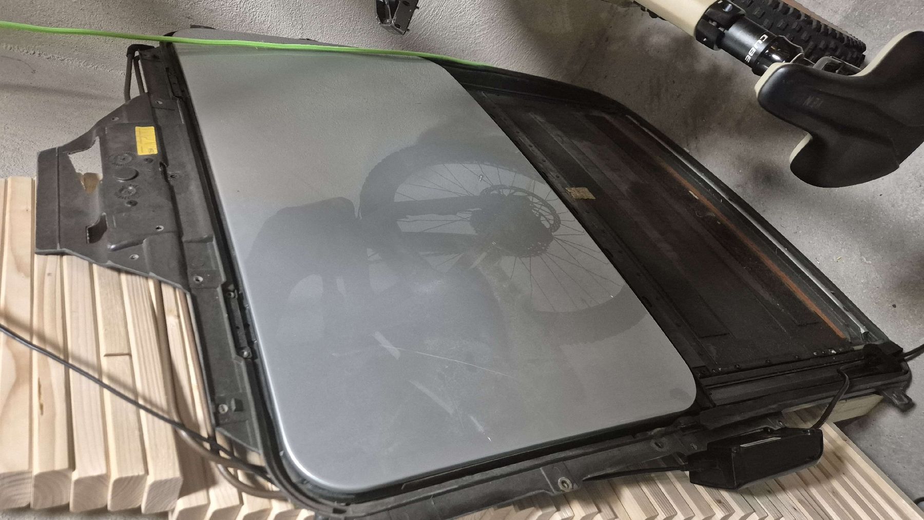 BMW Tutti pezzi di ricambio auto: Schiebedach ausgebaut bmw e36 coupé, Silber, Gebraucht – Usato da Susten venduto da kalbi333