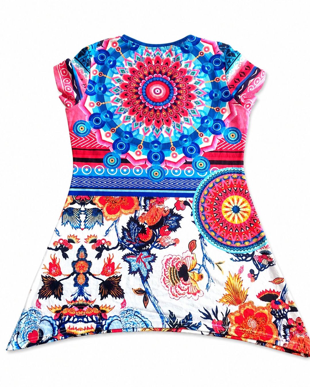 Tuniques: Hochwertige bunte Tunika mit exotischem Muster – Neuf (Voir description) à Fully par VaneaSelection 3