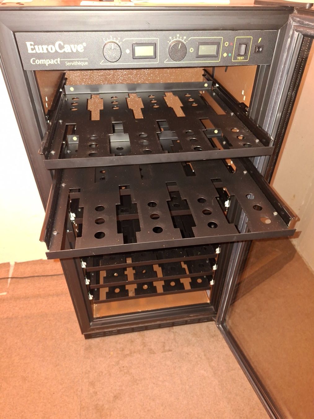 Vino: Weinklimaschrank/Weinkühler – Usato da Jegenstorf venduto da cla_d57p 2
