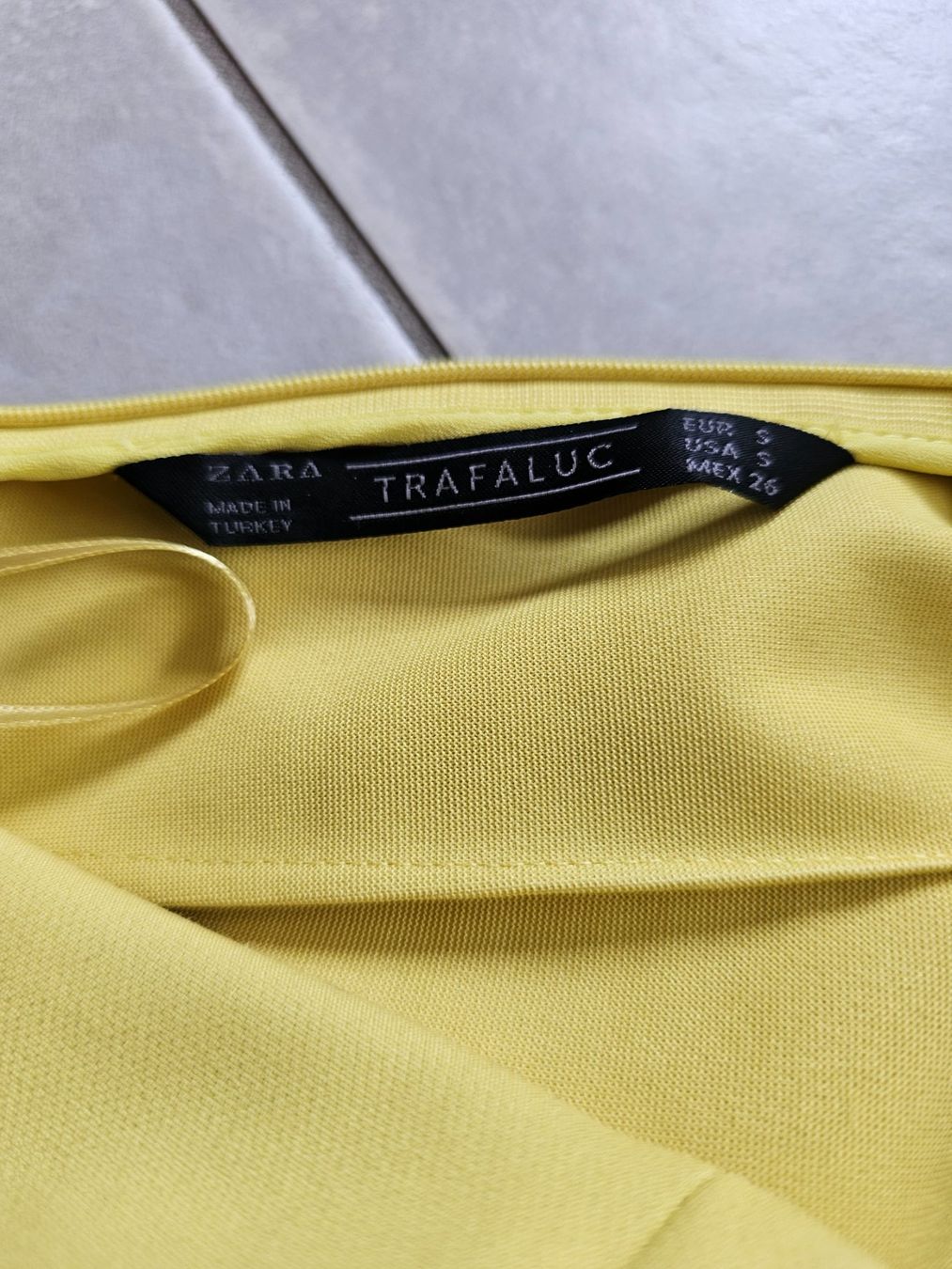 Zara Tops: Top bustier Zara jaune taille S élégant été chic – Neu (gemäss Beschreibung) aus Vallamand von rom_z7q6 1