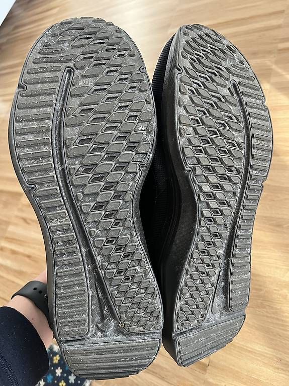 Nike Scarpe da uomo: Nike Sneaker Gr. 42.5 – Usato da Zürich venduto da SariitaH 2