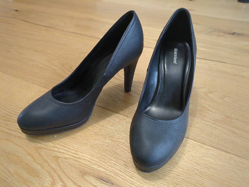 Graceland Scarpe da donna: Schwarze Pumps, Grösse 40 (neu) – Nuovo (secondo la descrizione) da Bremgarten b. Bern venduto da tram05