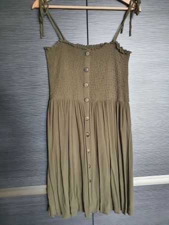 Kleid von Only in Olivgrün Grösse M