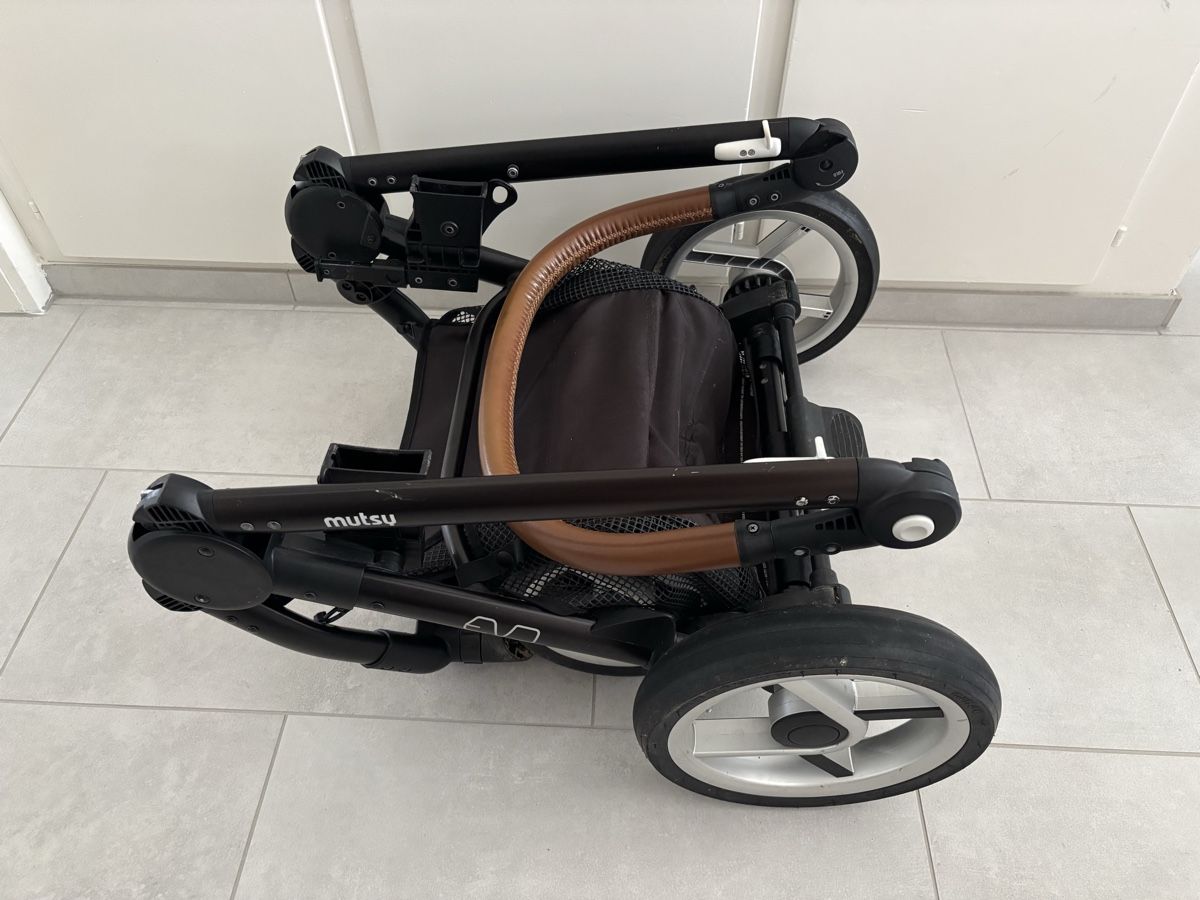 Mutsy Carrozzine: Mutsy Evo Kinderwagen braun, sehr guter Zustand – Usato da Urdorf venduto da rosenkohl01 6