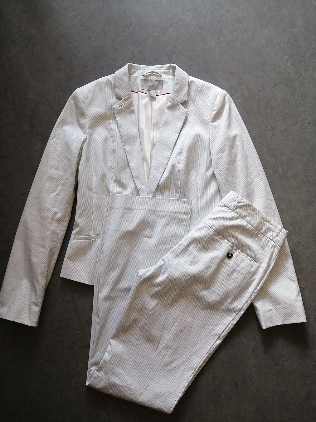 H&M Completi & Tailleur: Klassischer Hosenanzug H&M. Gr. 38 – Usato da Buchrain venduto da nat_pl5p 7