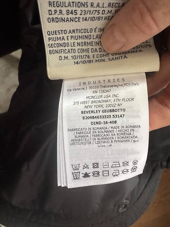 Giacche: Moncler Jacke S – Usato da Zumikon venduto da muca33 3